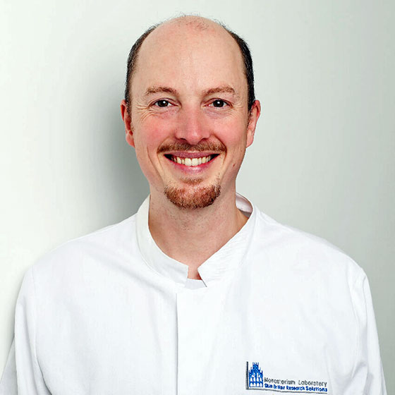 Dr. Max van Lessen
